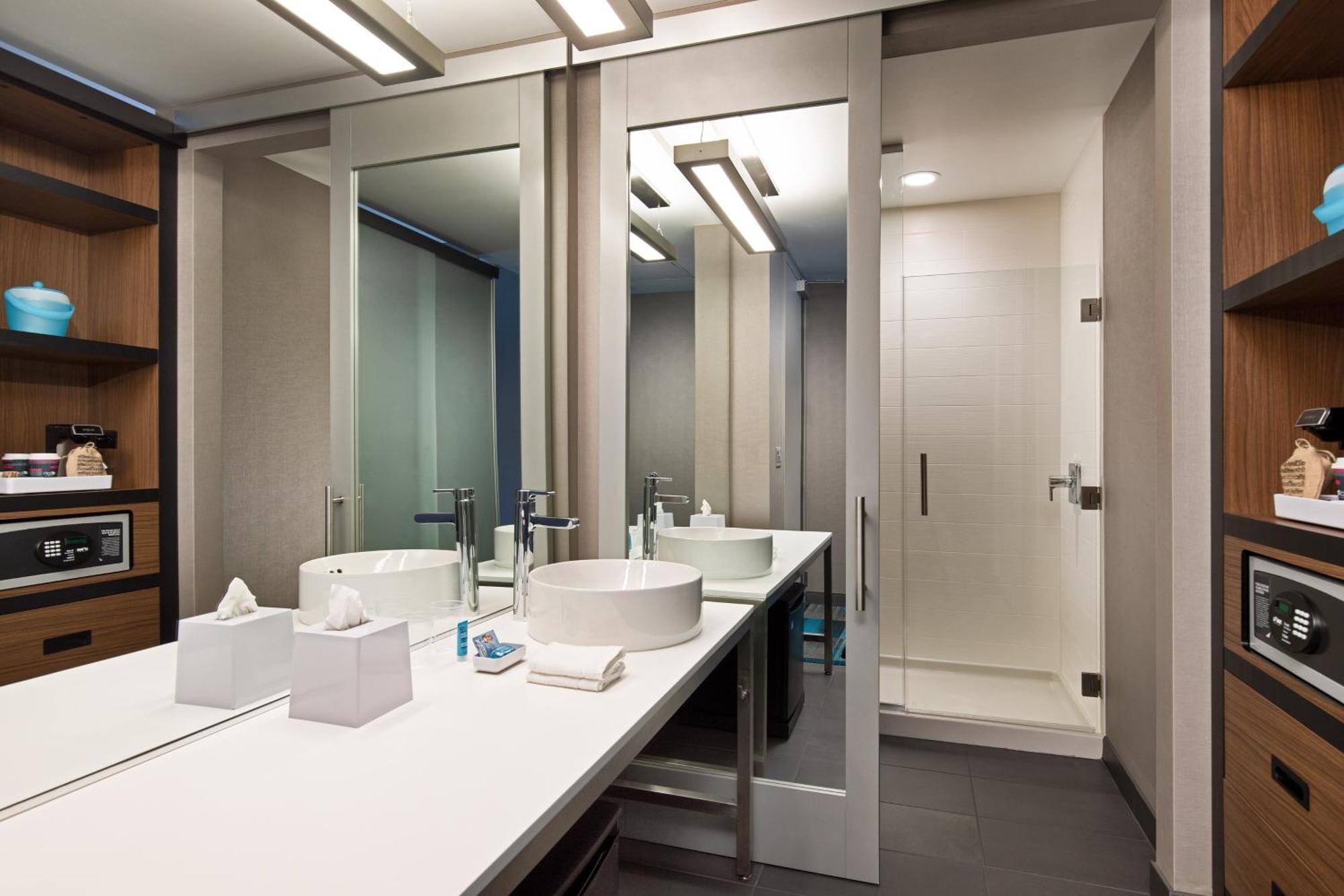 Отель Aloft Seattle Sea-Tac Airport Ситак Экстерьер фото